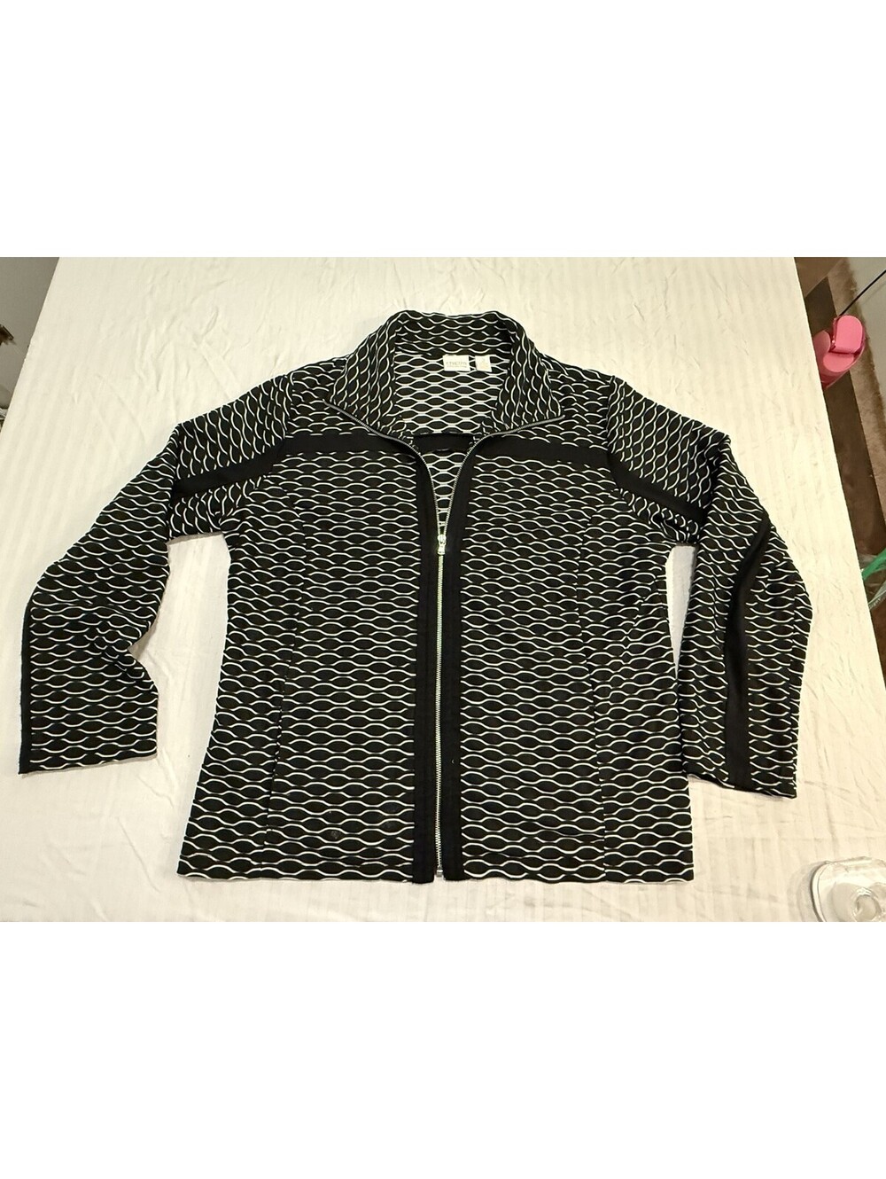 Chico's Collection Knit Zip Jacket Size 2 (L) Black White Geometric Wave Print